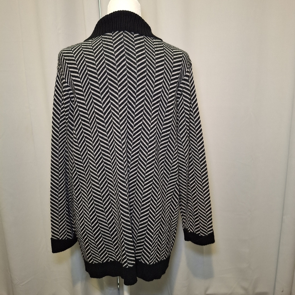 Talbots L Black White Chevron Pattern Collared Zi… - image 4